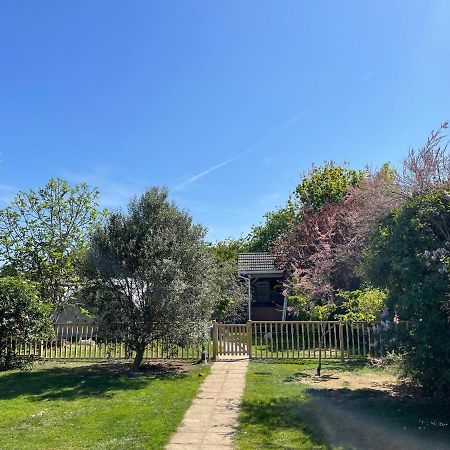 Cosy Cabin By The Seaside With Hot Tub Apartment Birchington-on-Sea Екстериор снимка