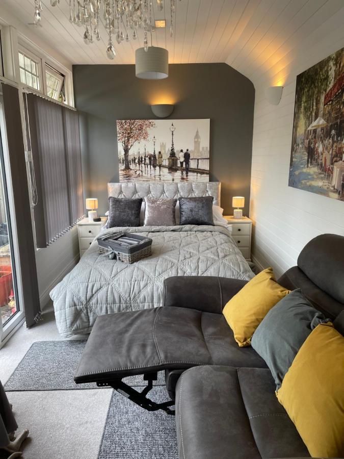 Cosy Cabin By The Seaside With Hot Tub Apartment Birchington-on-Sea Екстериор снимка