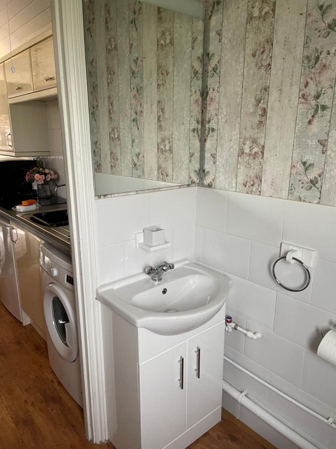 Cosy Cabin By The Seaside With Hot Tub Apartment Birchington-on-Sea Екстериор снимка